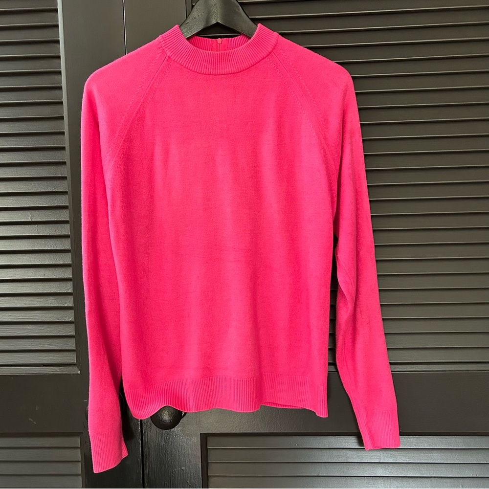 Retro 1960s Mod Style Women’s Mock Neck Bubblegum Pink Sweater, Size Medium